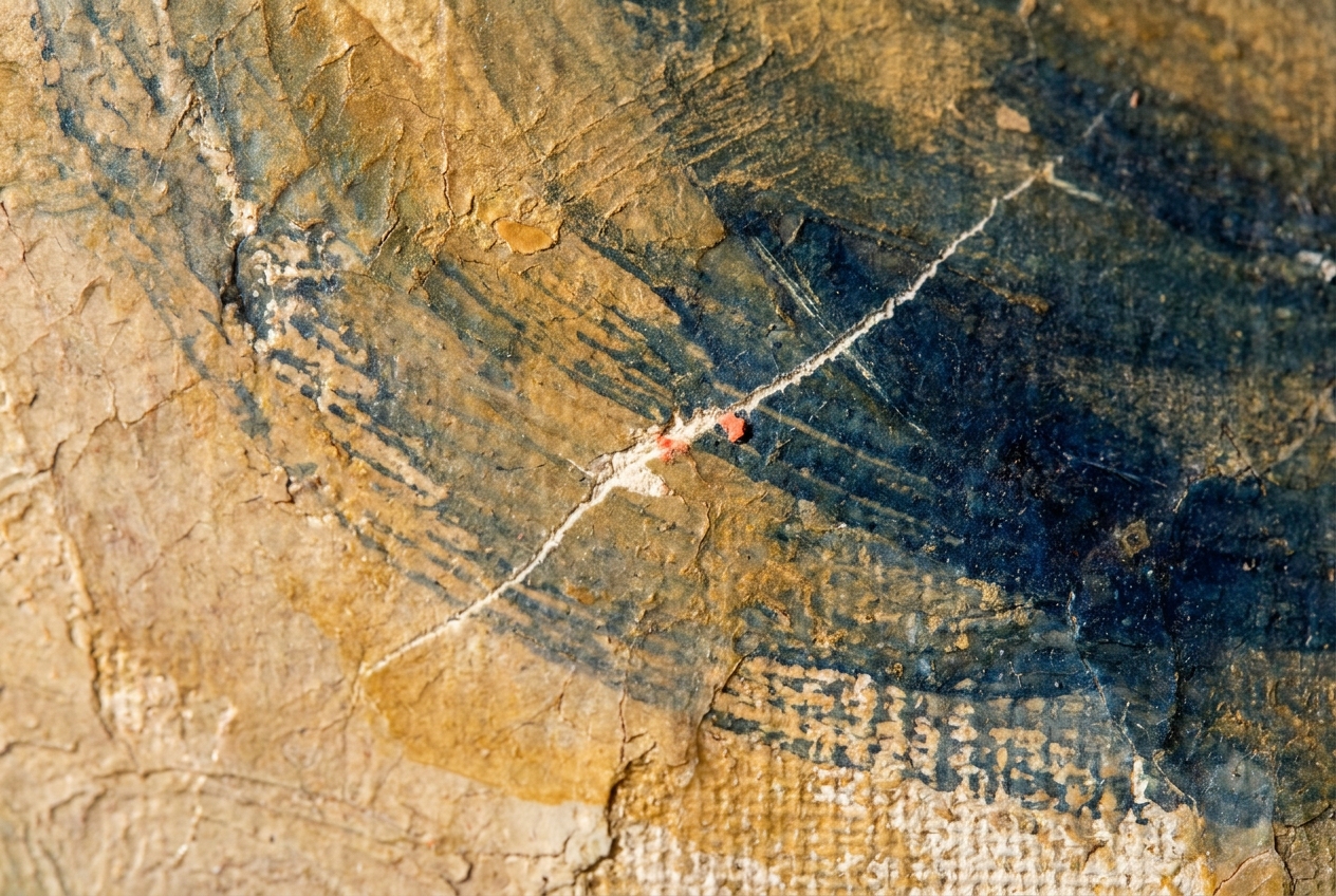 Makro-Detail: Sgraffito-Kratzlinie in der Ei-Tempera-Malschicht
